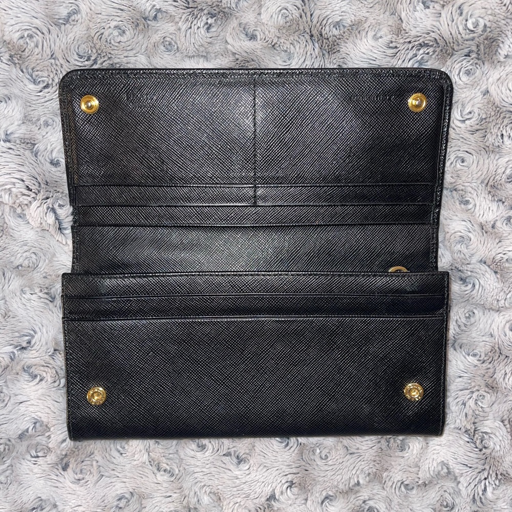 PRADA LEATHER WALLET✨ “2000’s” - Picture 3 of 7